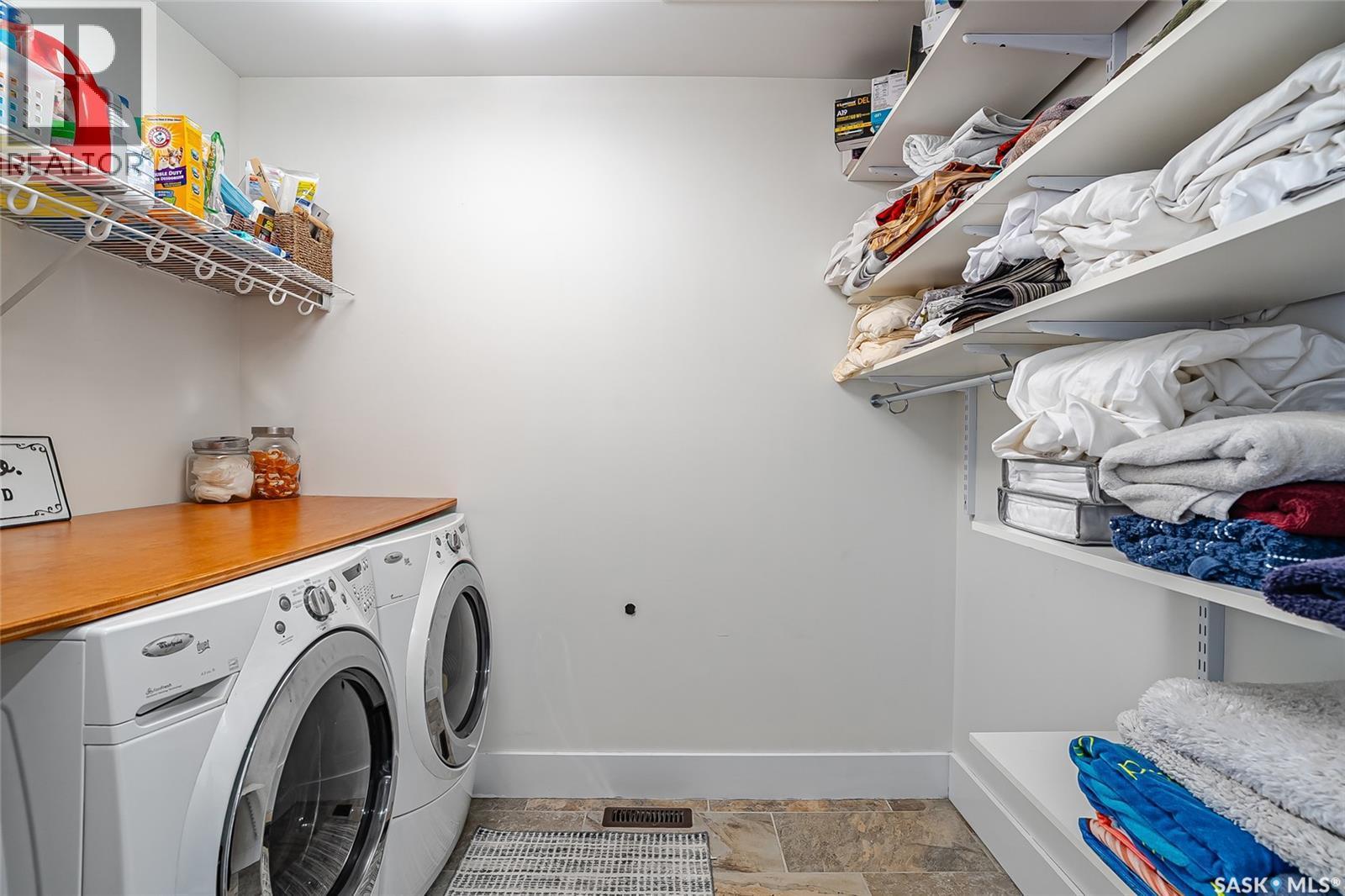1019A 10Th Street E, Saskatoon, SK - Indoor Photo Showing Laundry Room