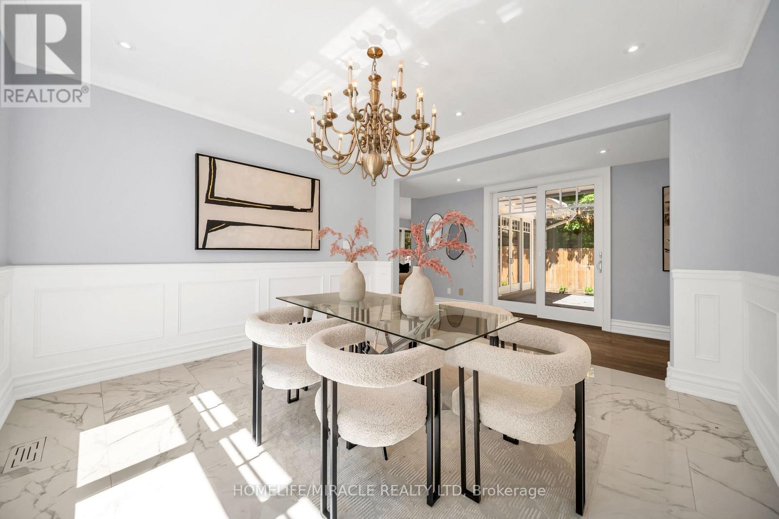 271 Oakhill Road, Mississauga, ON - Indoor Photo Showing Dining Room