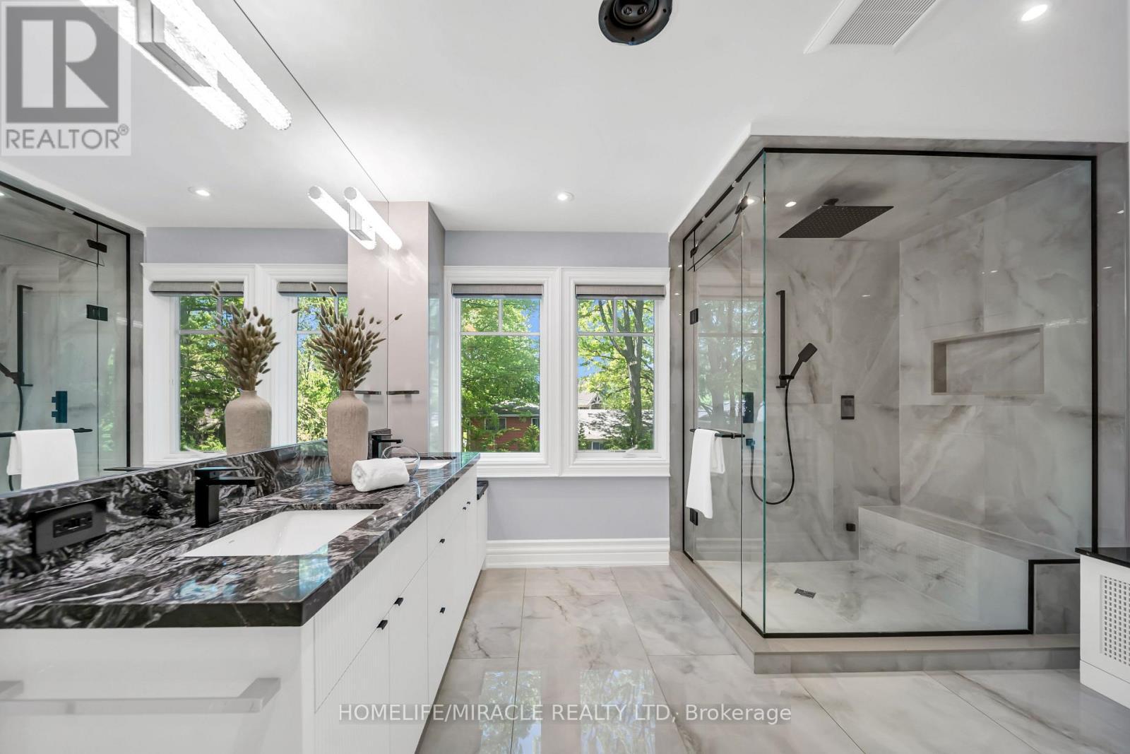 271 Oakhill Road, Mississauga, ON - Indoor