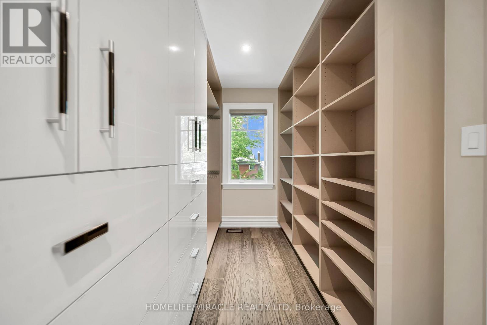271 Oakhill Road, Mississauga, ON - Indoor