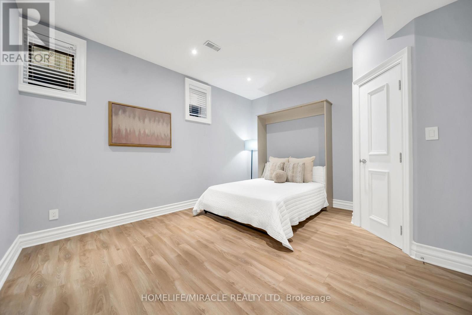 271 Oakhill Road, Mississauga, ON - Indoor Photo Showing Bedroom