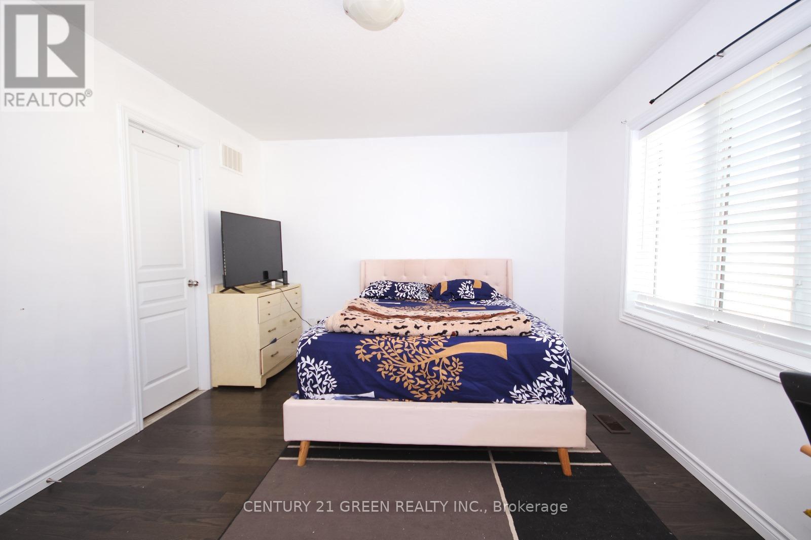19 England Terrace, Hamilton, ON - Indoor Photo Showing Bedroom