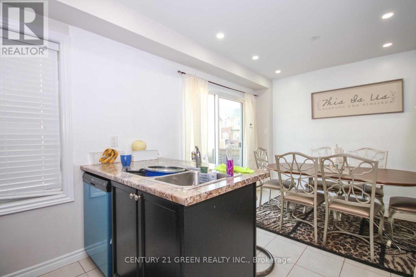 19 England Terrace, Hamilton, ON - Indoor Photo Showing Other Room