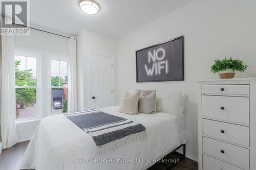 46 Murray Street E, Hamilton, ON - Indoor Photo Showing Bedroom