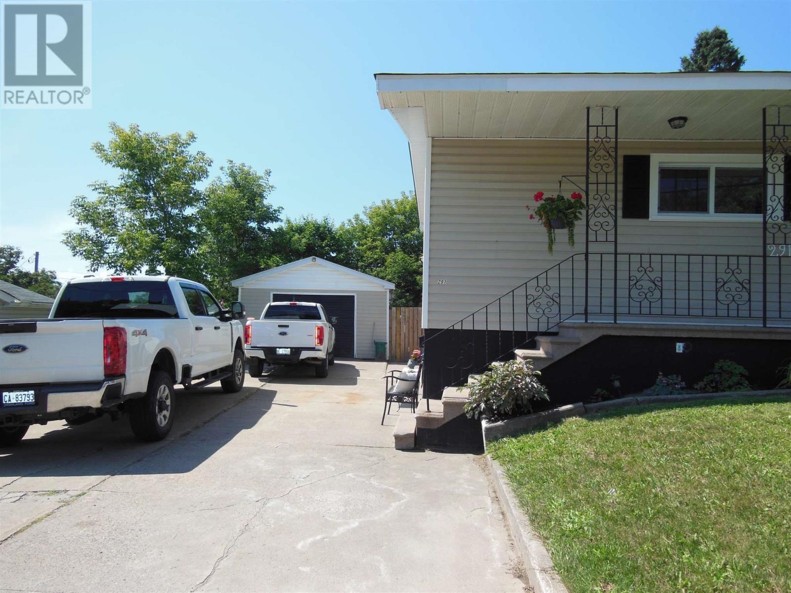 291 St. Patrick St, Sault Ste. Marie, ON - Outdoor