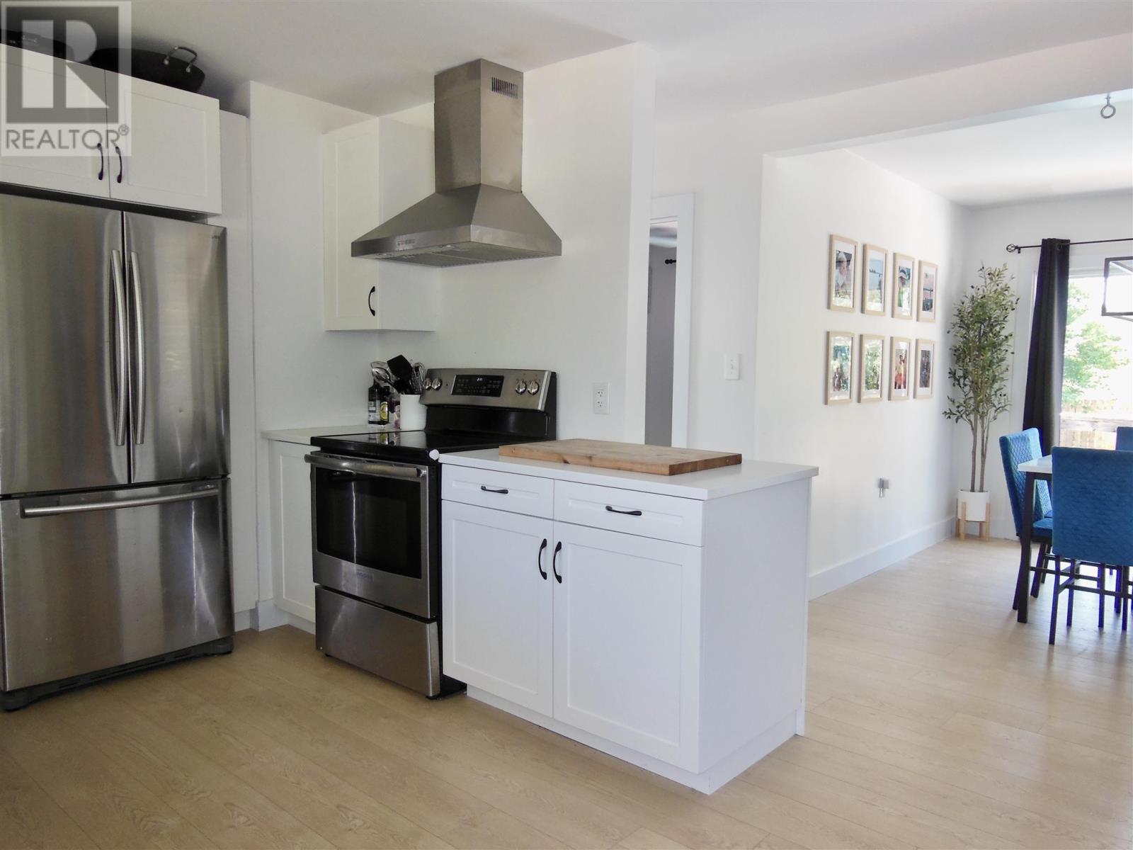 291 St. Patrick St, Sault Ste. Marie, ON - Indoor Photo Showing Kitchen
