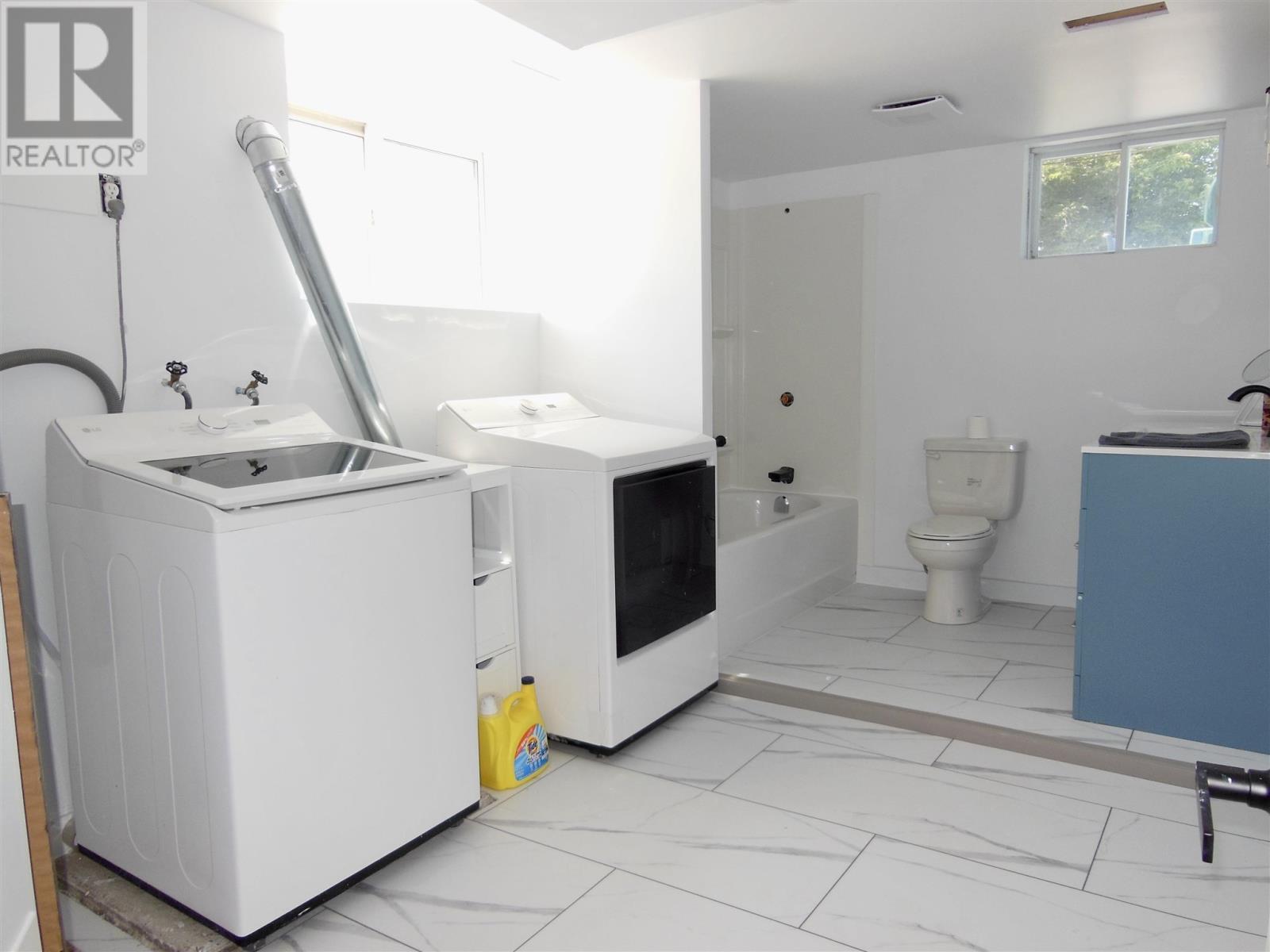 291 St. Patrick St, Sault Ste. Marie, ON - Indoor Photo Showing Laundry Room