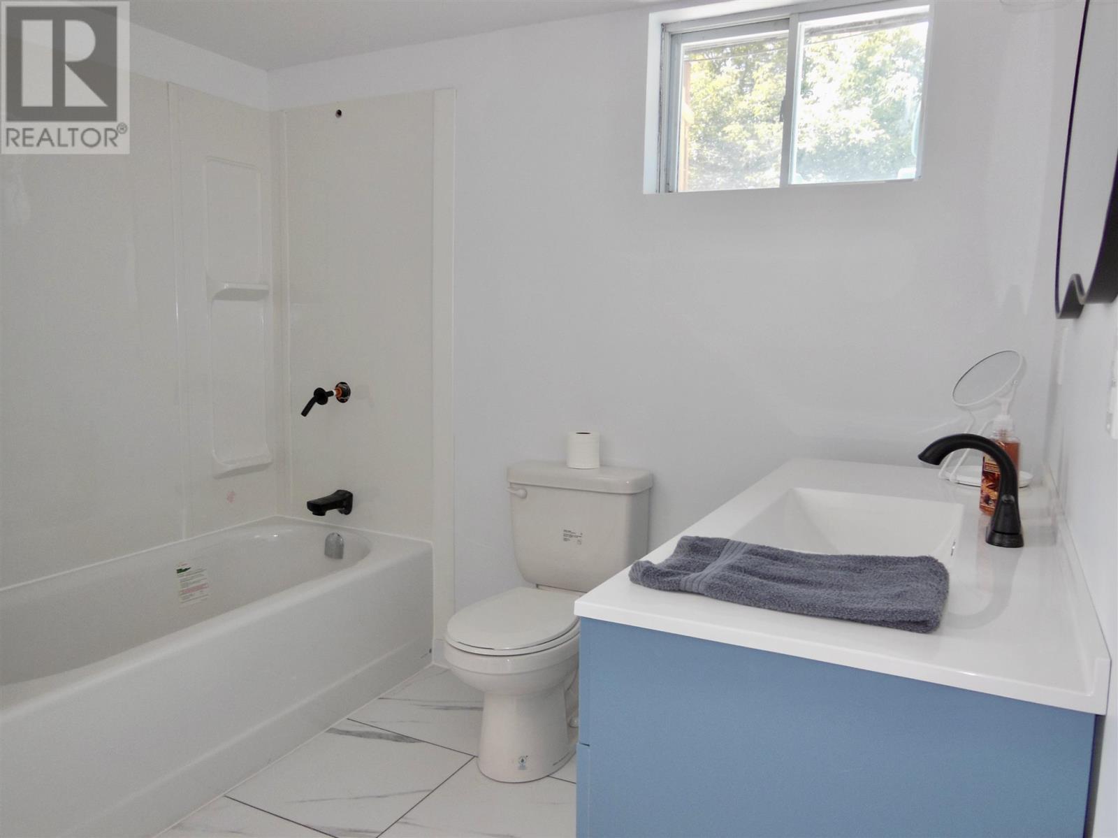 291 St. Patrick St, Sault Ste. Marie, ON - Indoor Photo Showing Bathroom