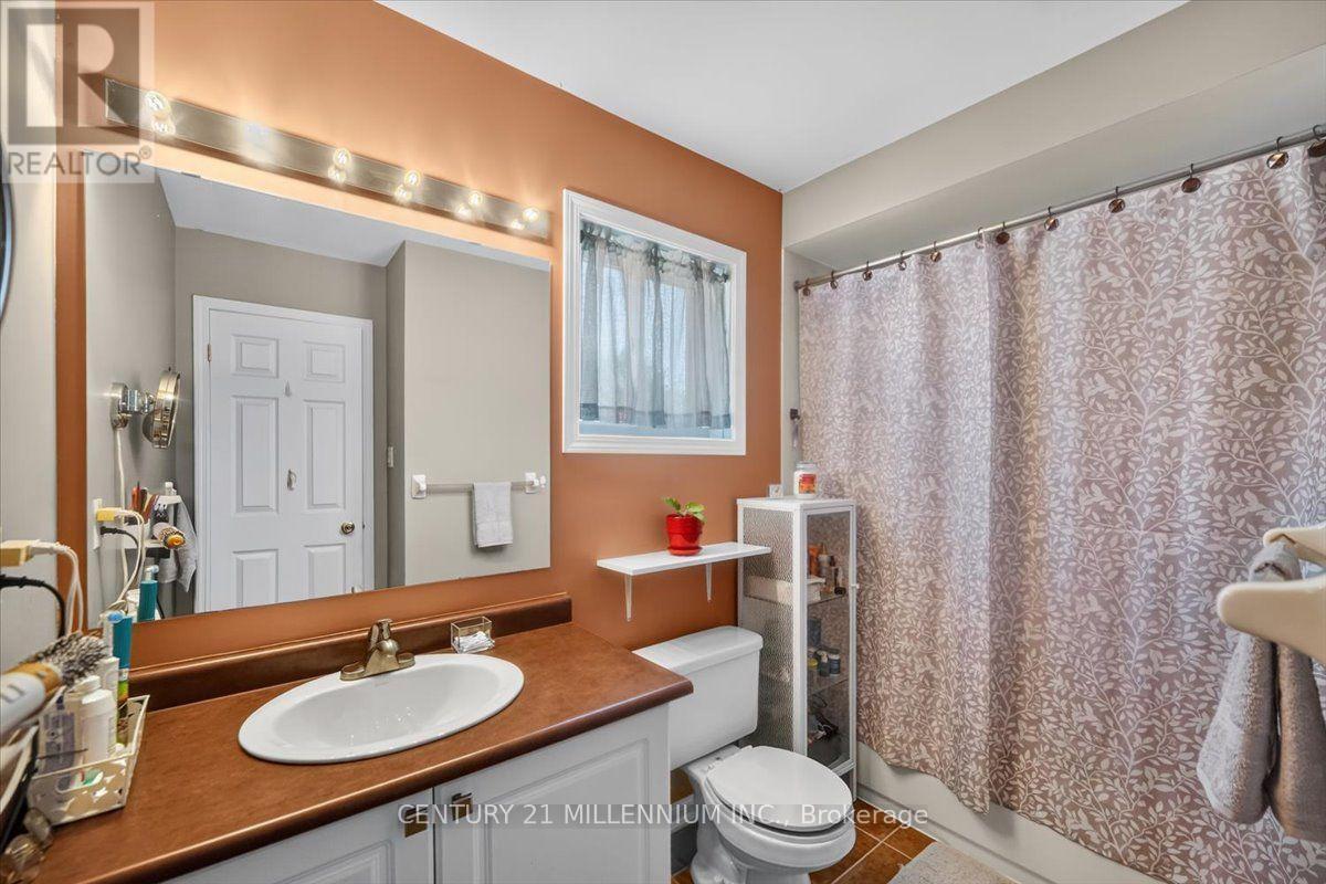 23 Eldad Drive, Clarington, ON - Indoor Photo Showing Bathroom