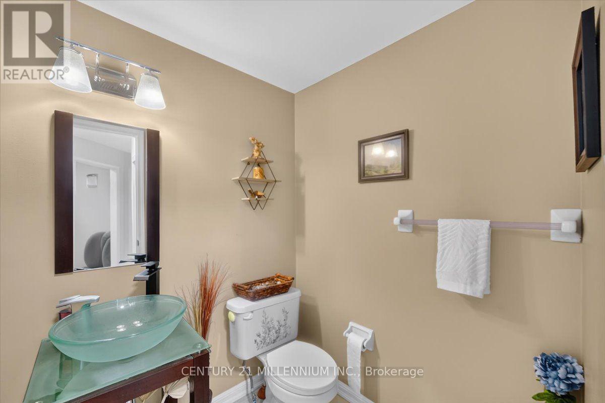 23 Eldad Drive, Clarington, ON - Indoor Photo Showing Bathroom
