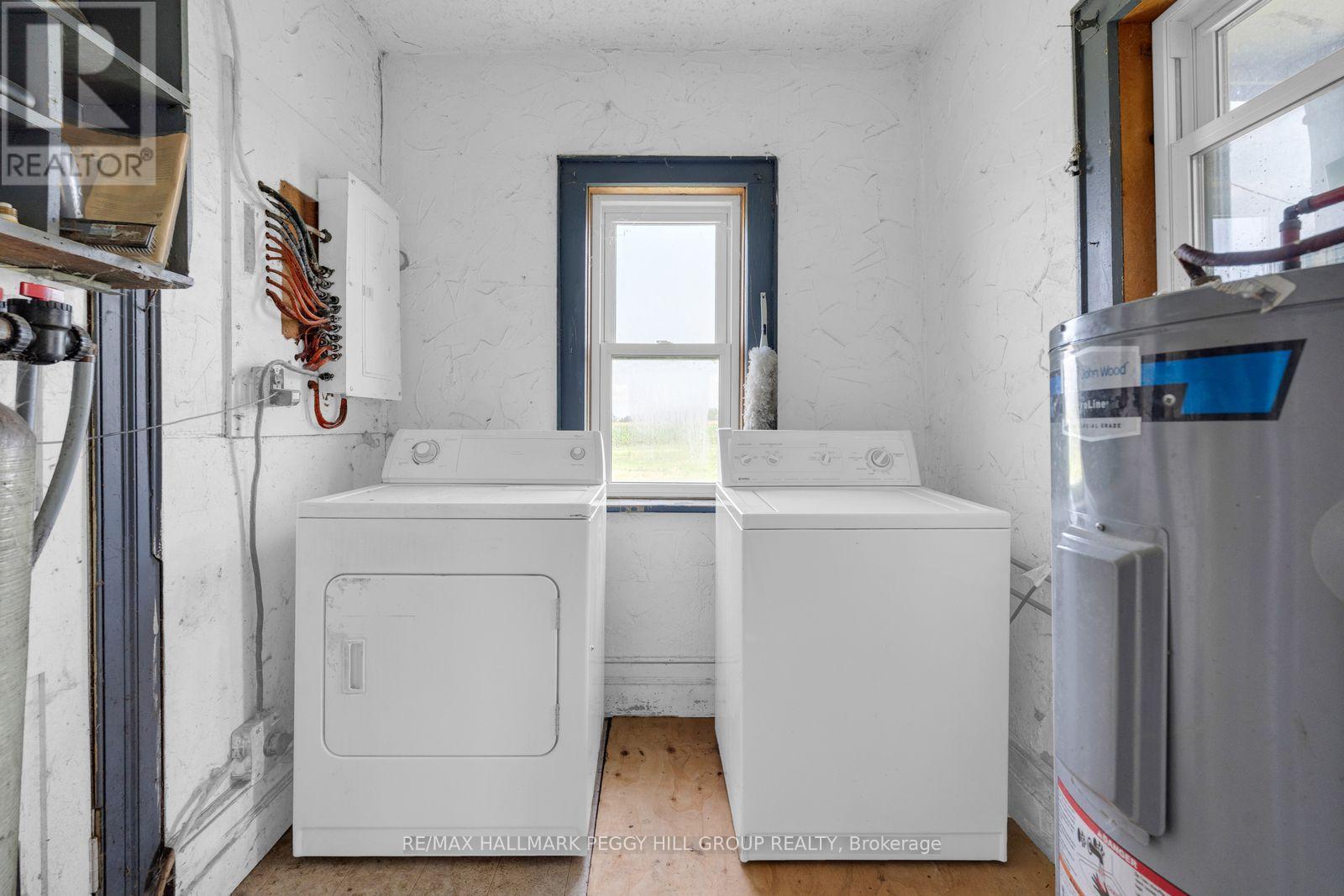 6331 26 Highway, Clearview, ON - Indoor Photo Showing Laundry Room