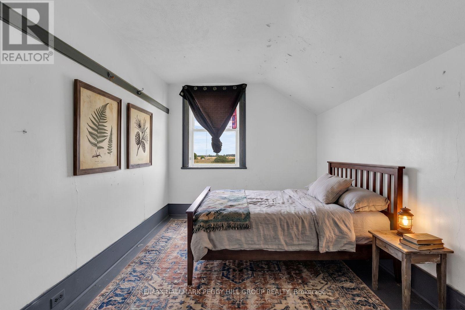 6331 26 Highway, Clearview, ON - Indoor Photo Showing Bedroom
