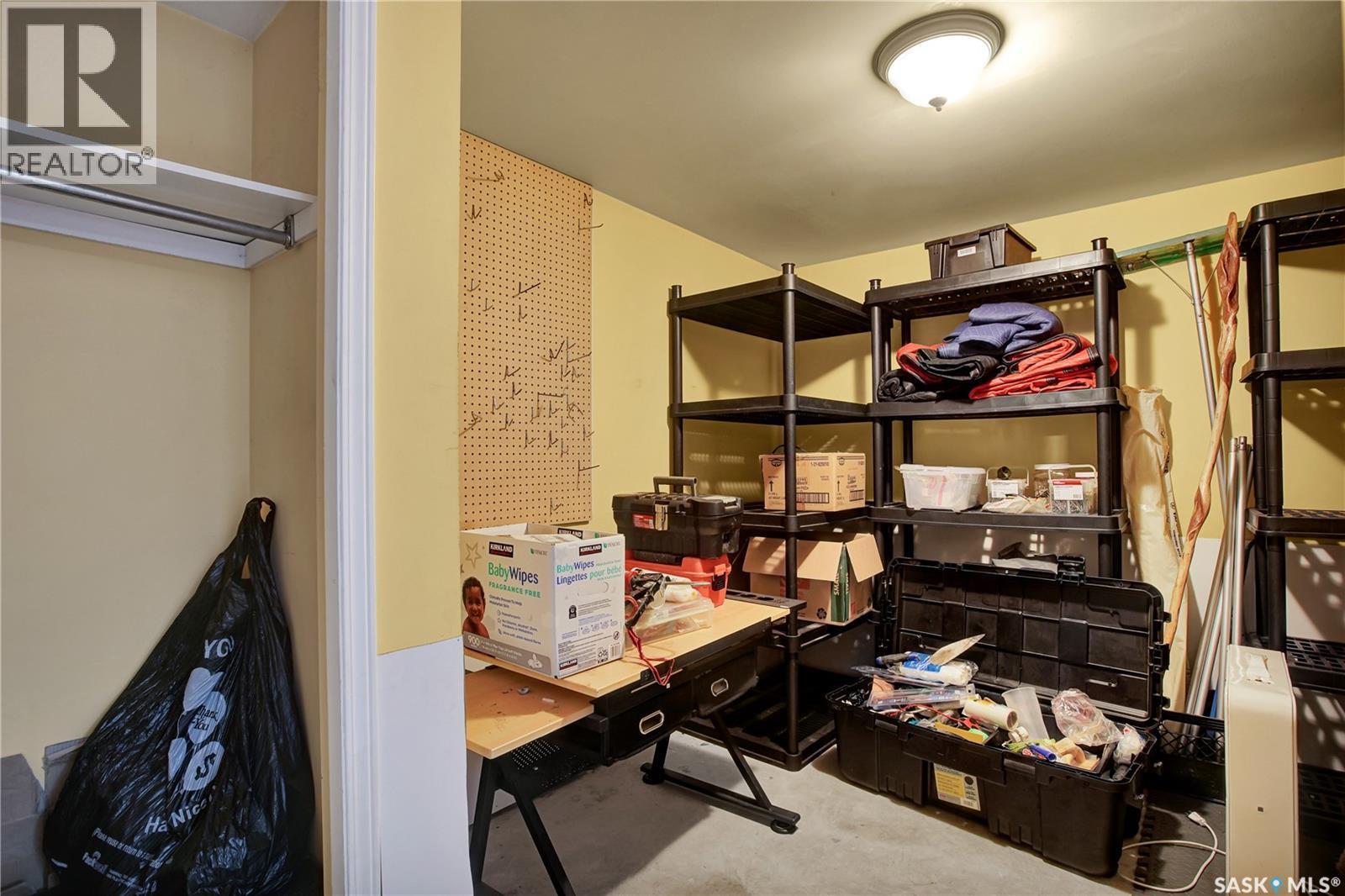 519 Webster Street, Saskatoon, SK - Indoor