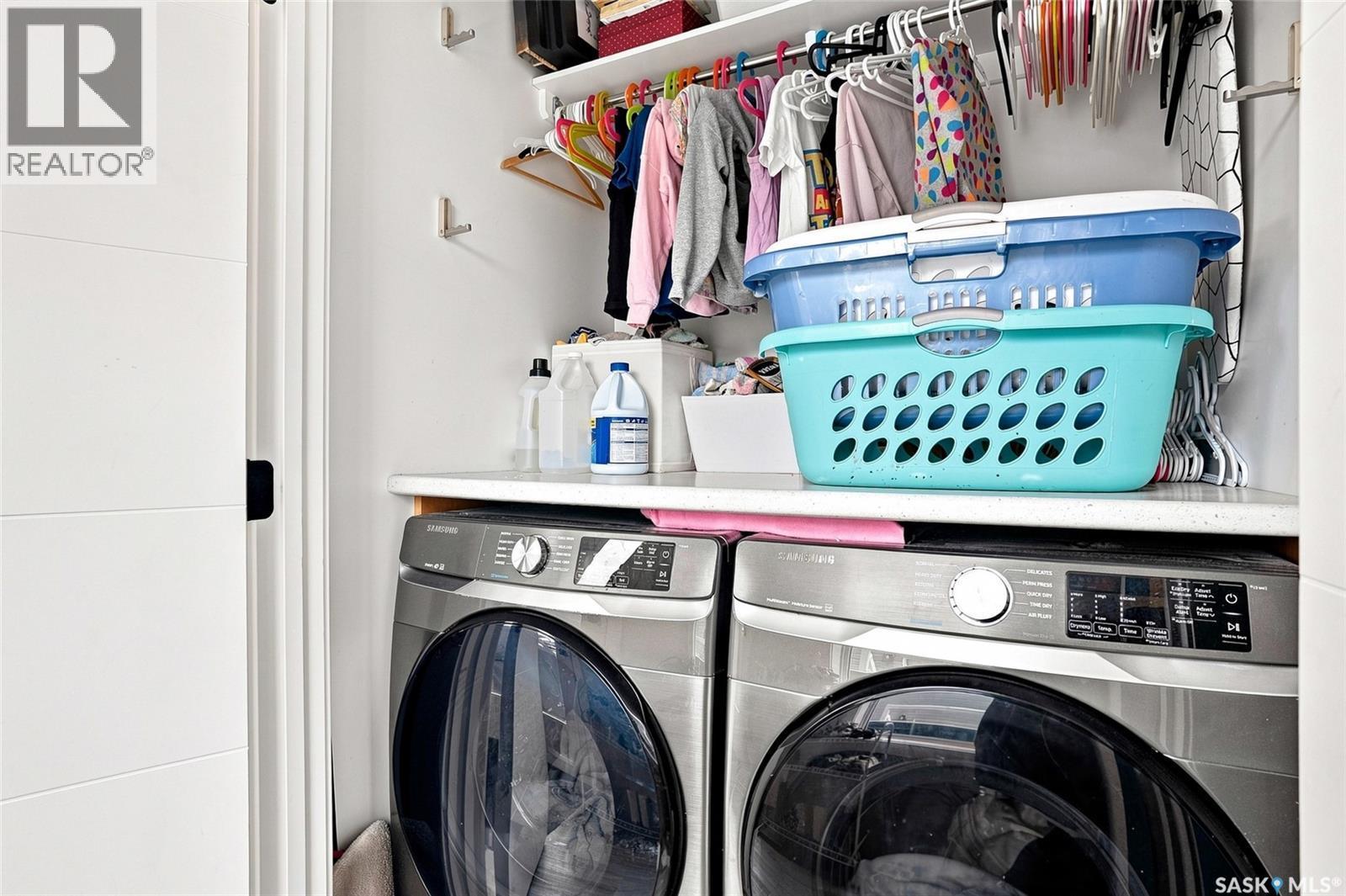 222 Dubois Crescent, Saskatoon, SK - Indoor Photo Showing Laundry Room