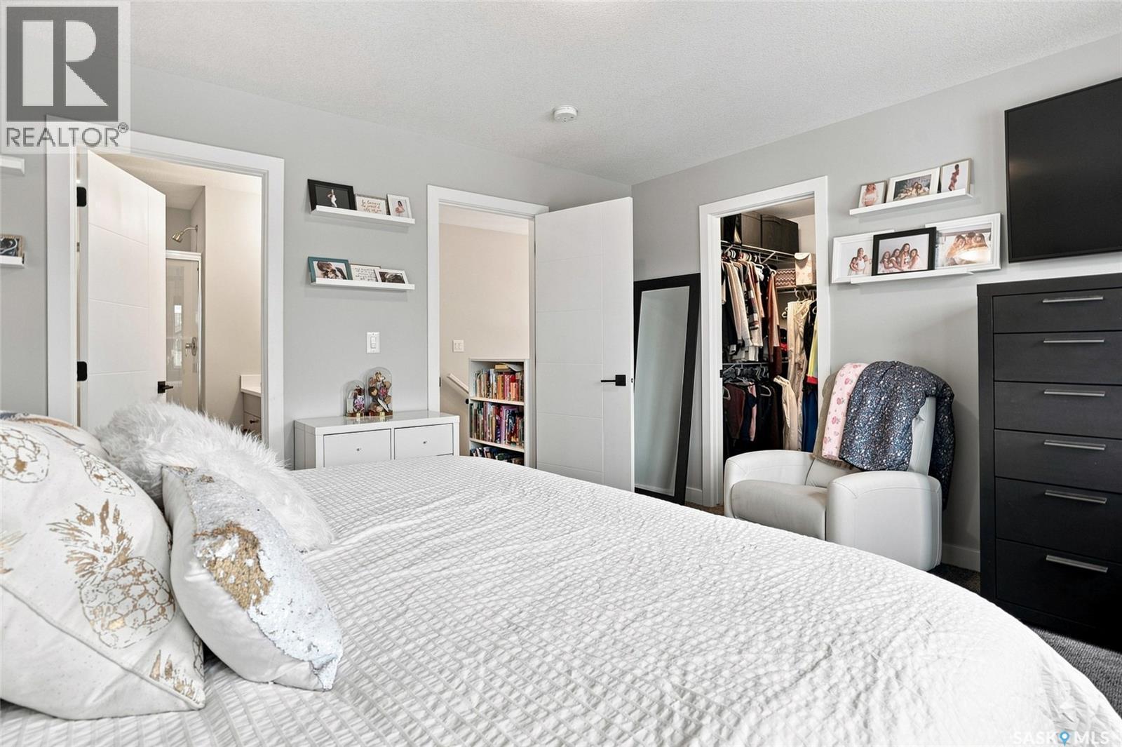 222 Dubois Crescent, Saskatoon, SK - Indoor Photo Showing Bedroom