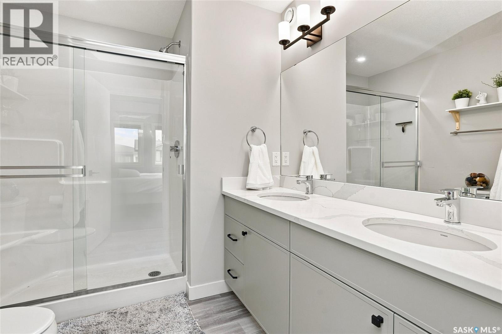 222 Dubois Crescent, Saskatoon, SK - Indoor Photo Showing Bathroom