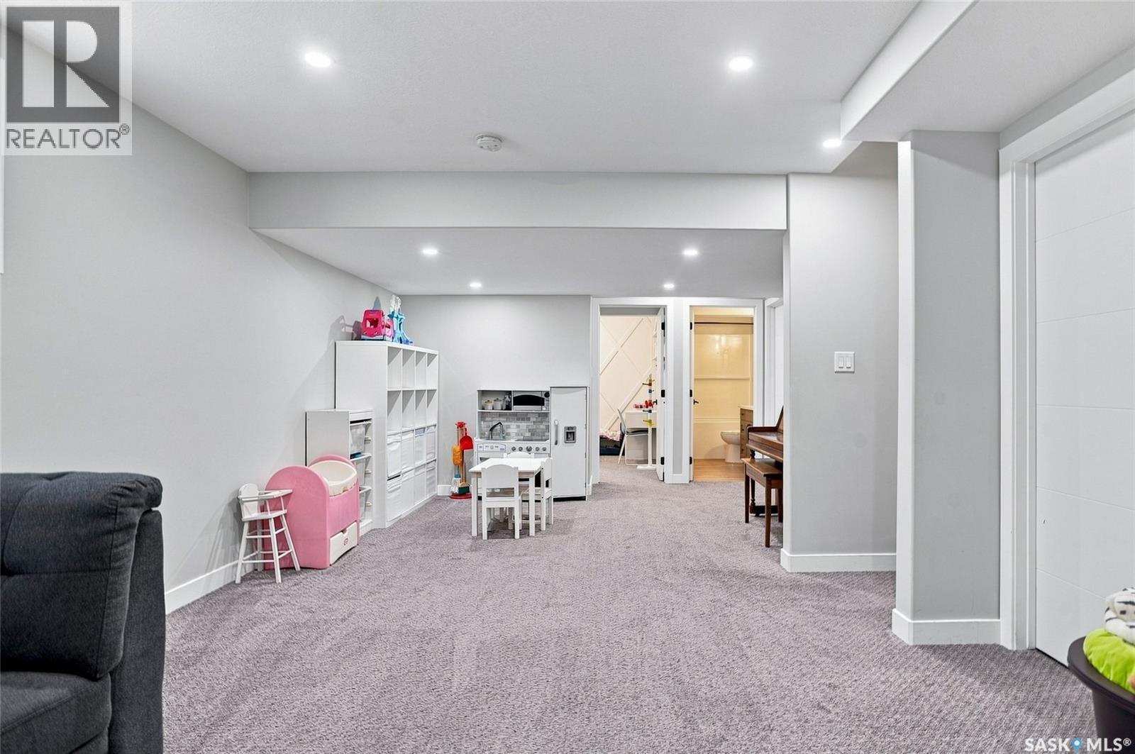 222 Dubois Crescent, Saskatoon, SK - Indoor