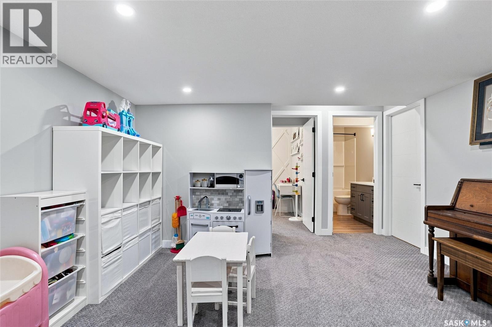 222 Dubois Crescent, Saskatoon, SK - Indoor