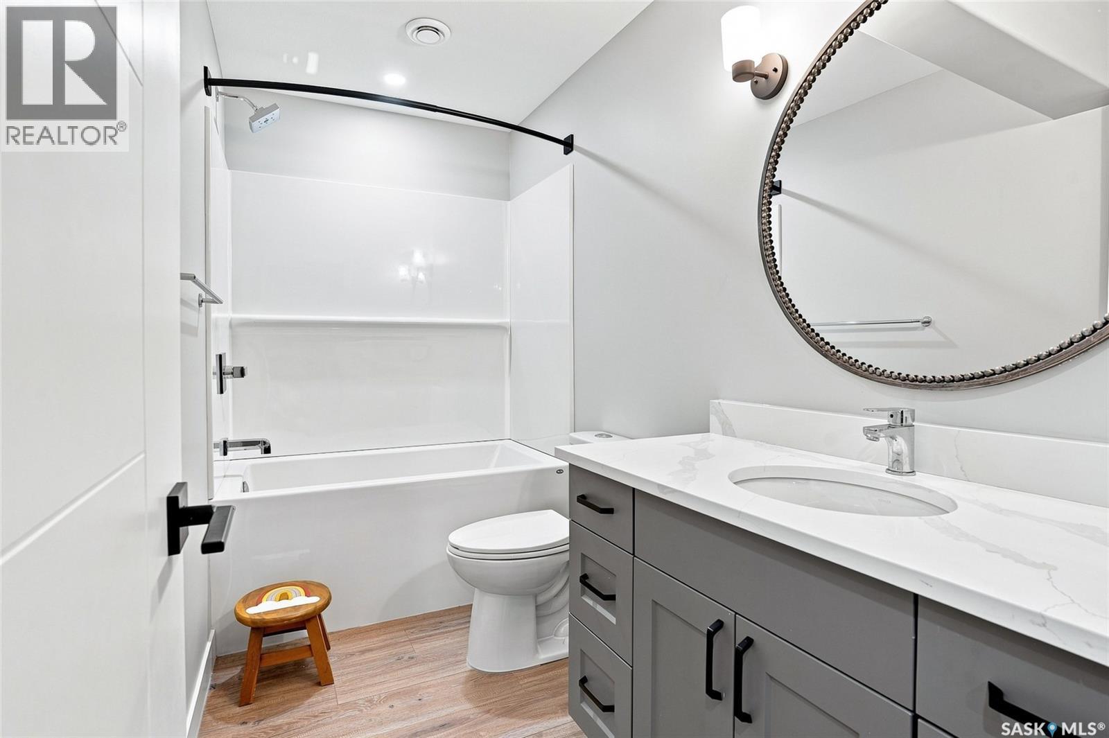 222 Dubois Crescent, Saskatoon, SK - Indoor Photo Showing Bathroom