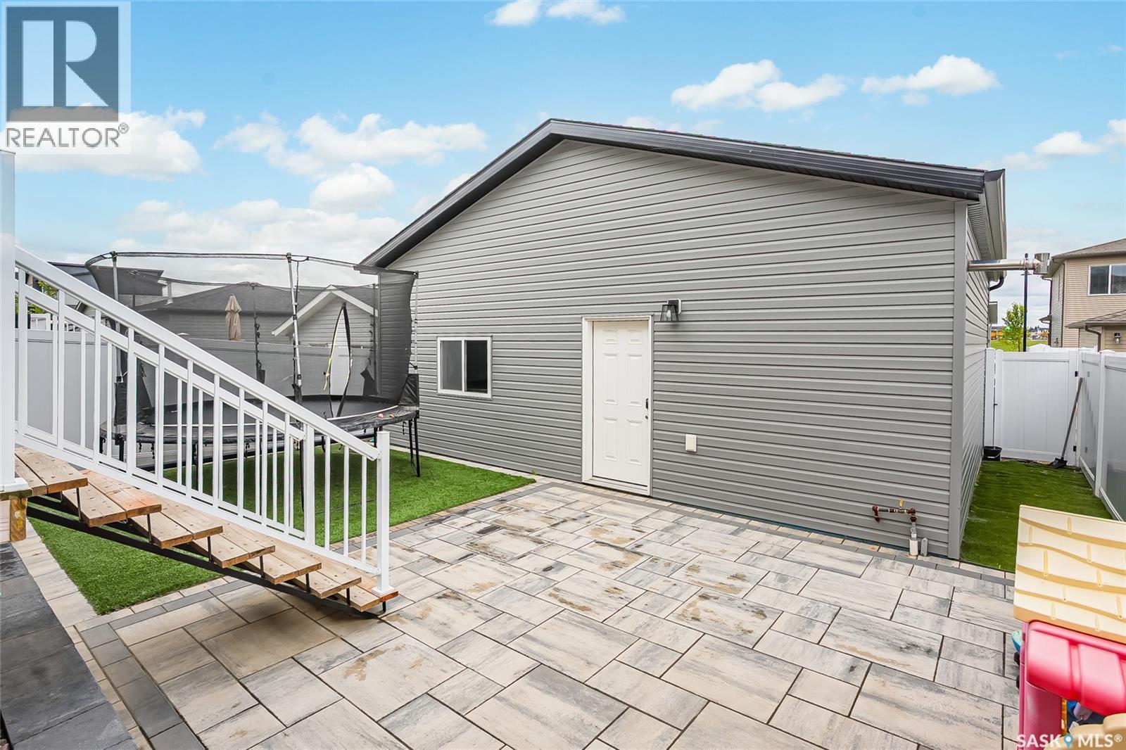 222 Dubois Crescent, Saskatoon, SK - Outdoor With Exterior