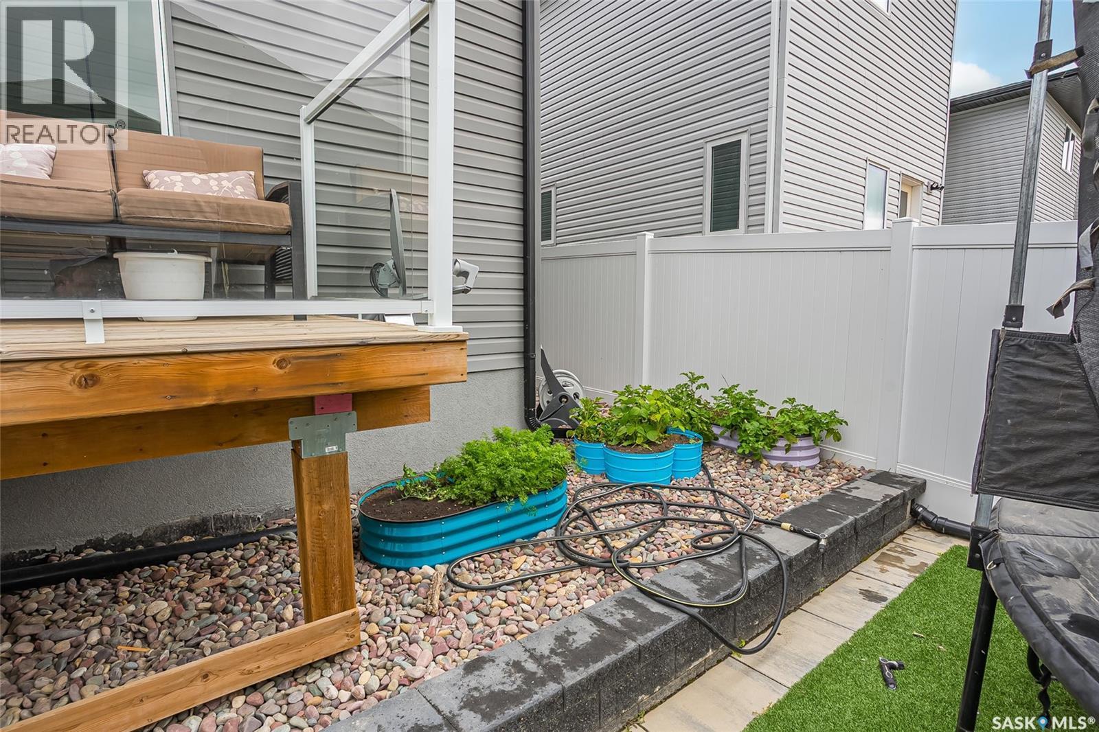 222 Dubois Crescent, Saskatoon, SK - Outdoor