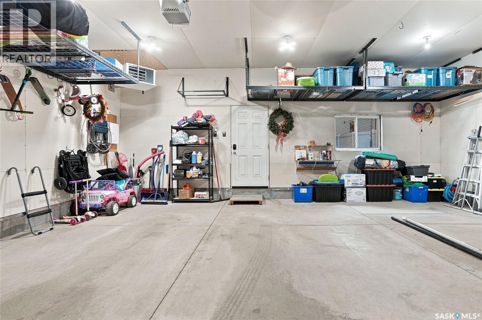 222 Dubois Crescent, Saskatoon, SK - Indoor Photo Showing Garage