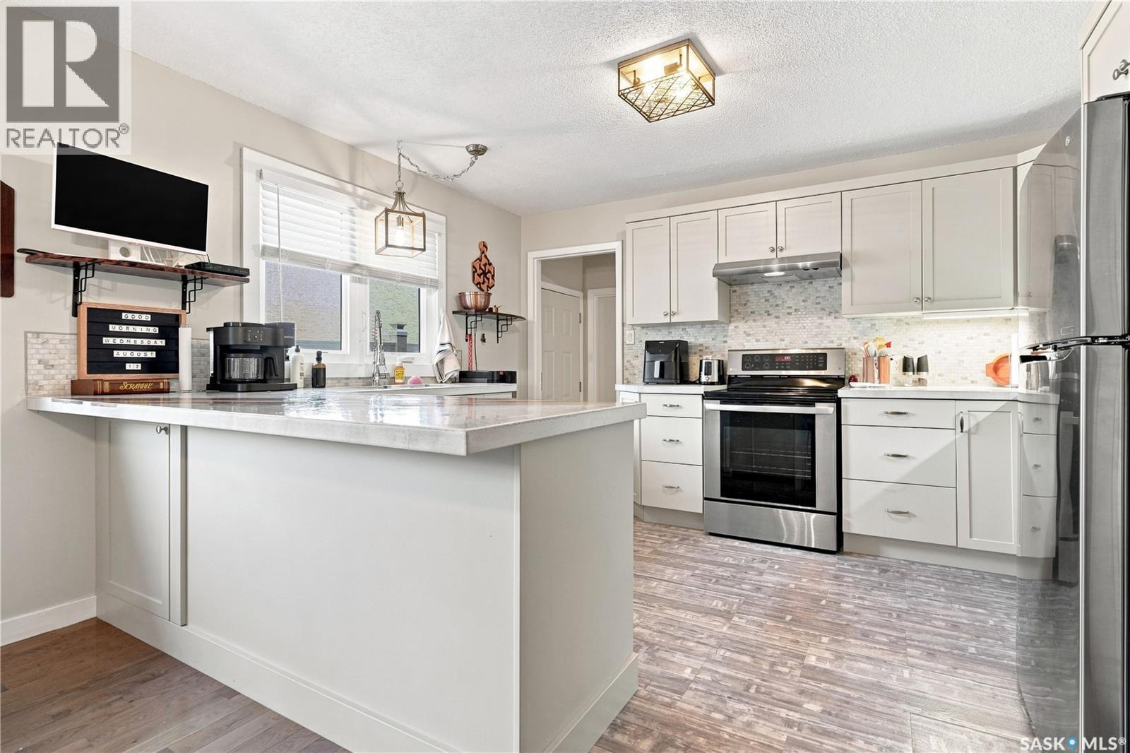 2 Springstein Avenue, Regina, SK - Indoor Photo Showing Kitchen With Stainless Steel Kitchen
