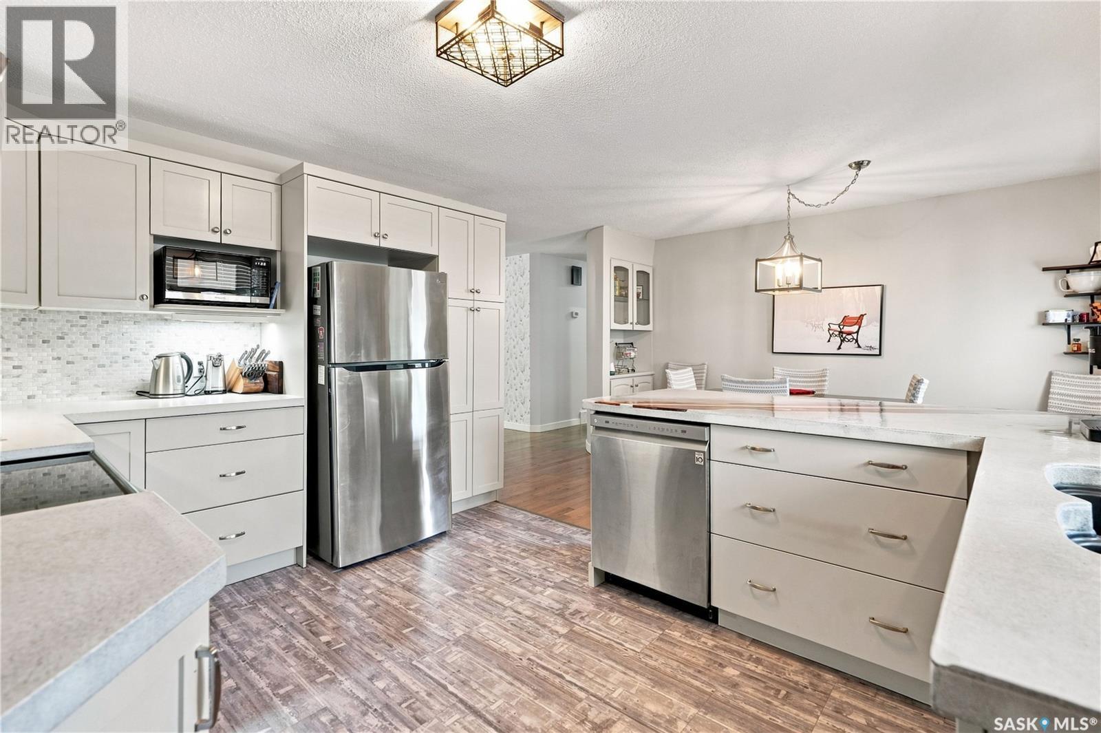 2 Springstein Avenue, Regina, SK - Indoor Photo Showing Kitchen With Stainless Steel Kitchen With Double Sink