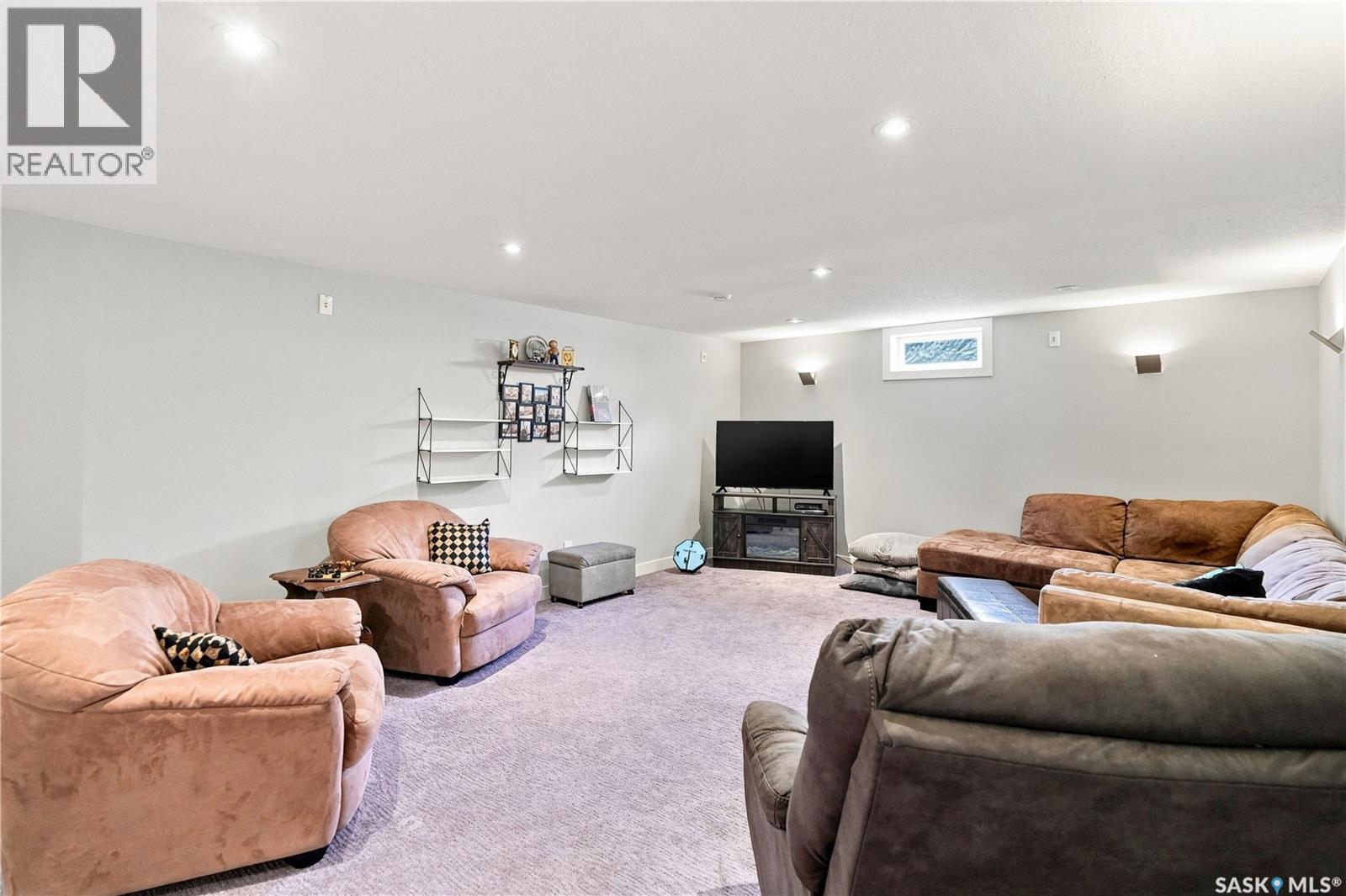 2 Springstein Avenue, Regina, SK - Indoor