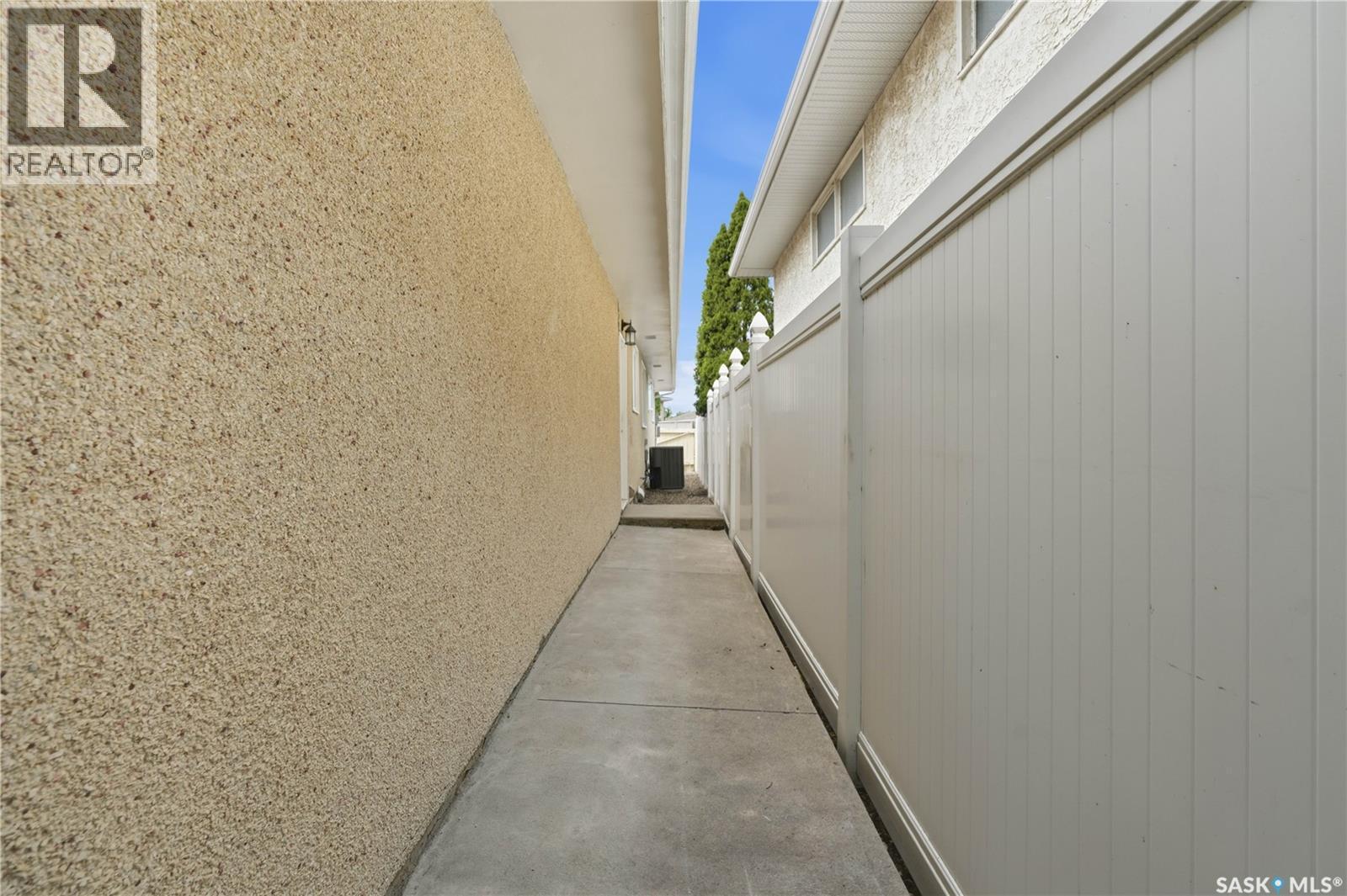 2 Springstein Avenue, Regina, SK -