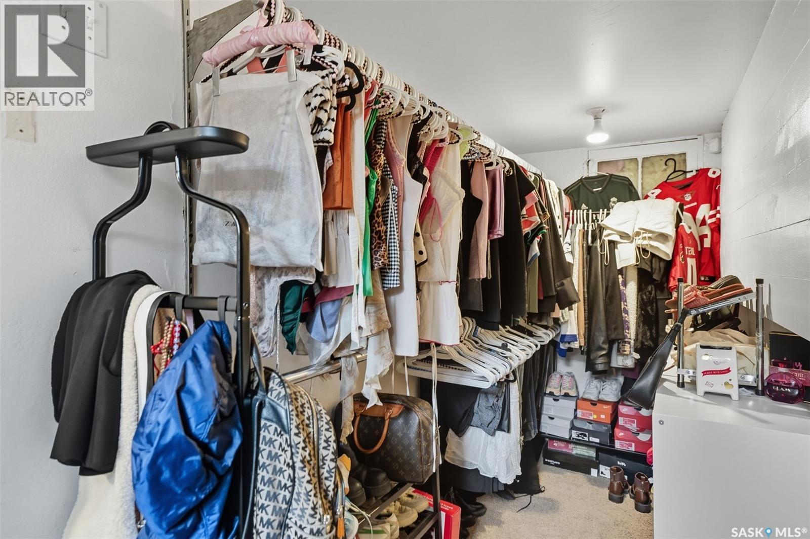 416 Taylor Street W, Saskatoon, SK - Indoor With Storage