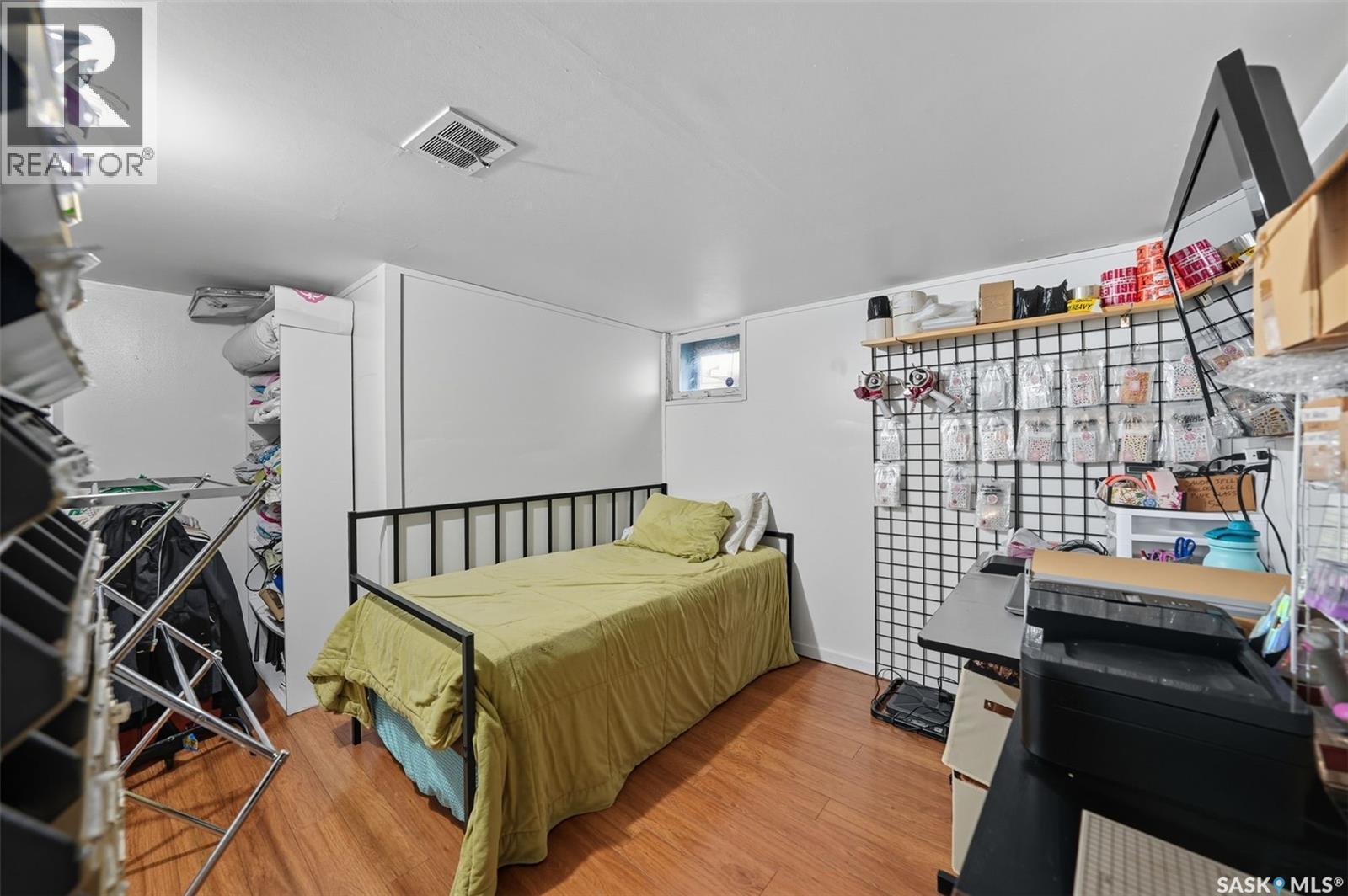 416 Taylor Street W, Saskatoon, SK - Indoor Photo Showing Bedroom