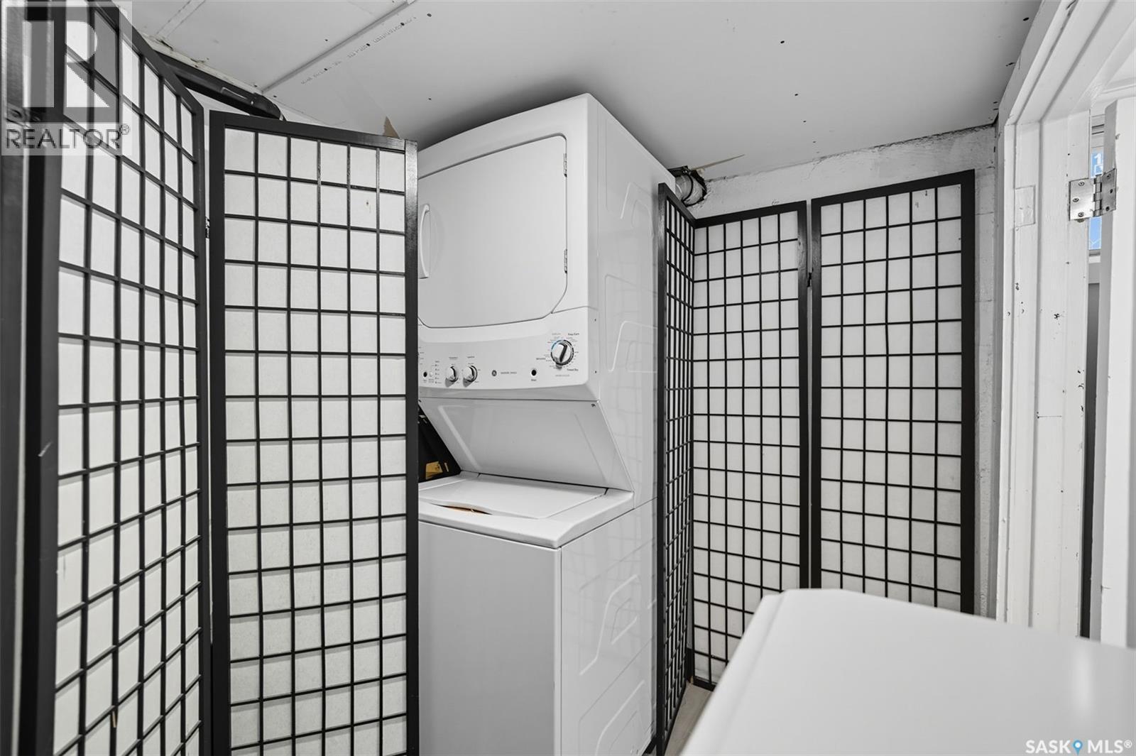 416 Taylor Street W, Saskatoon, SK - Indoor Photo Showing Laundry Room