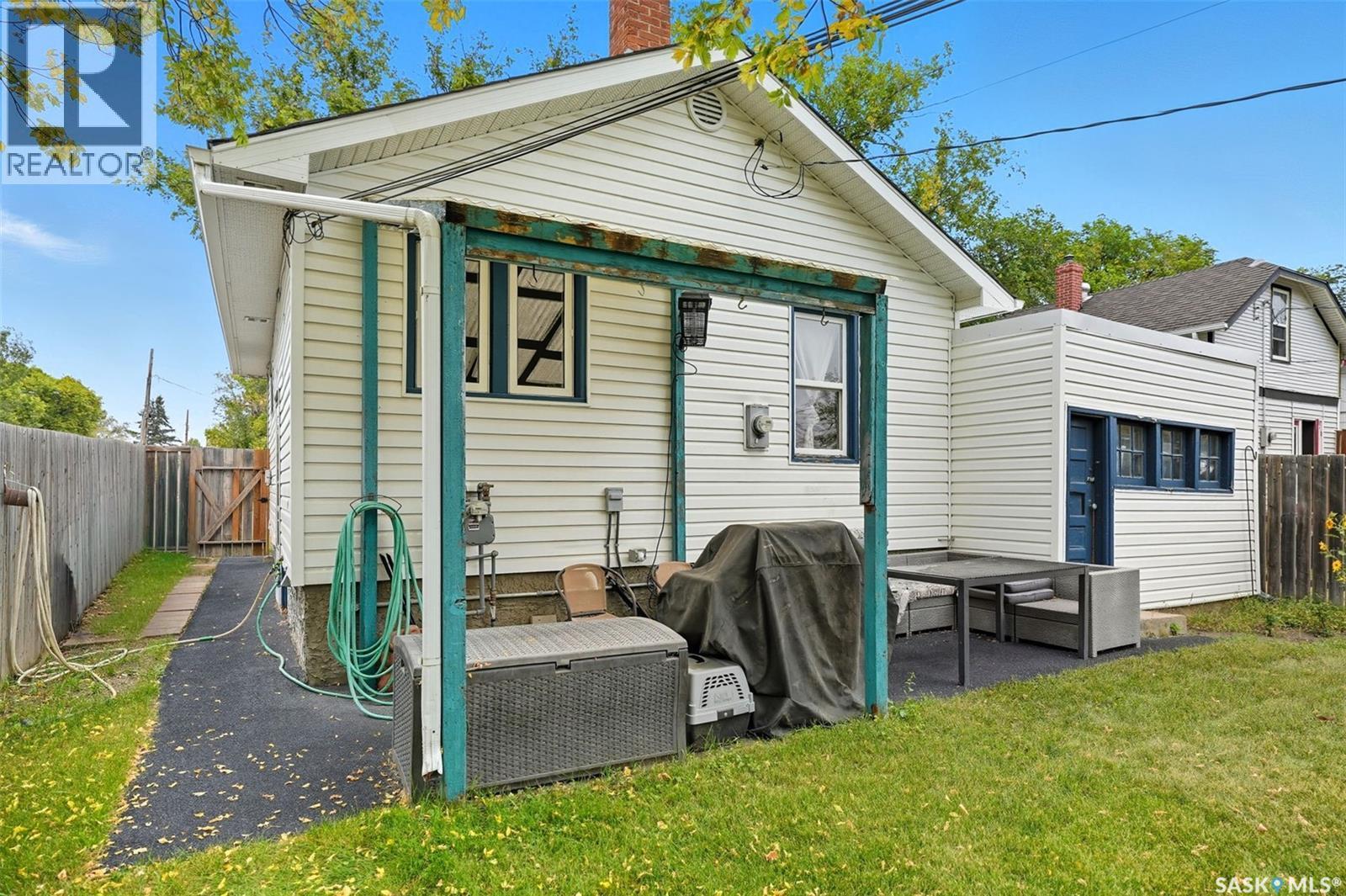 416 Taylor Street W, Saskatoon, SK - Outdoor With Deck Patio Veranda With Exterior