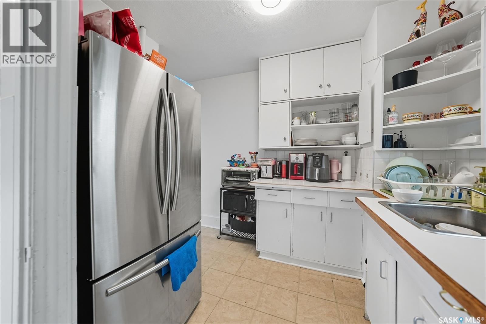416 Taylor Street W, Saskatoon, SK - Indoor Photo Showing Kitchen