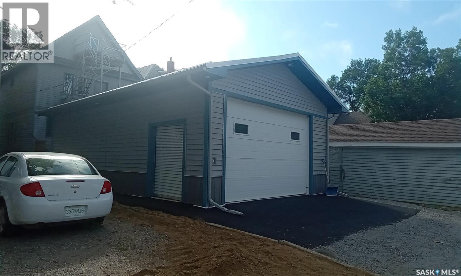 2230 Retallack Street, Regina, SK - Outdoor