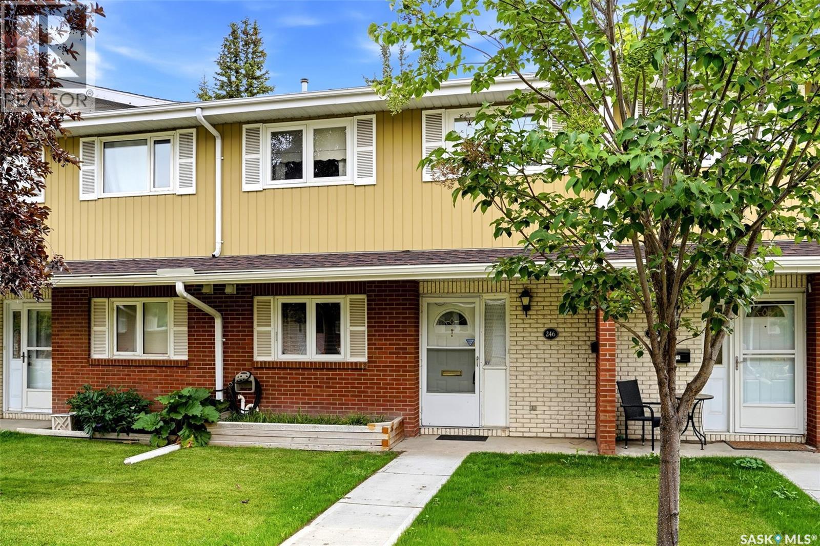 246 Plainsview Drive, Regina, SK - Outdoor With Facade