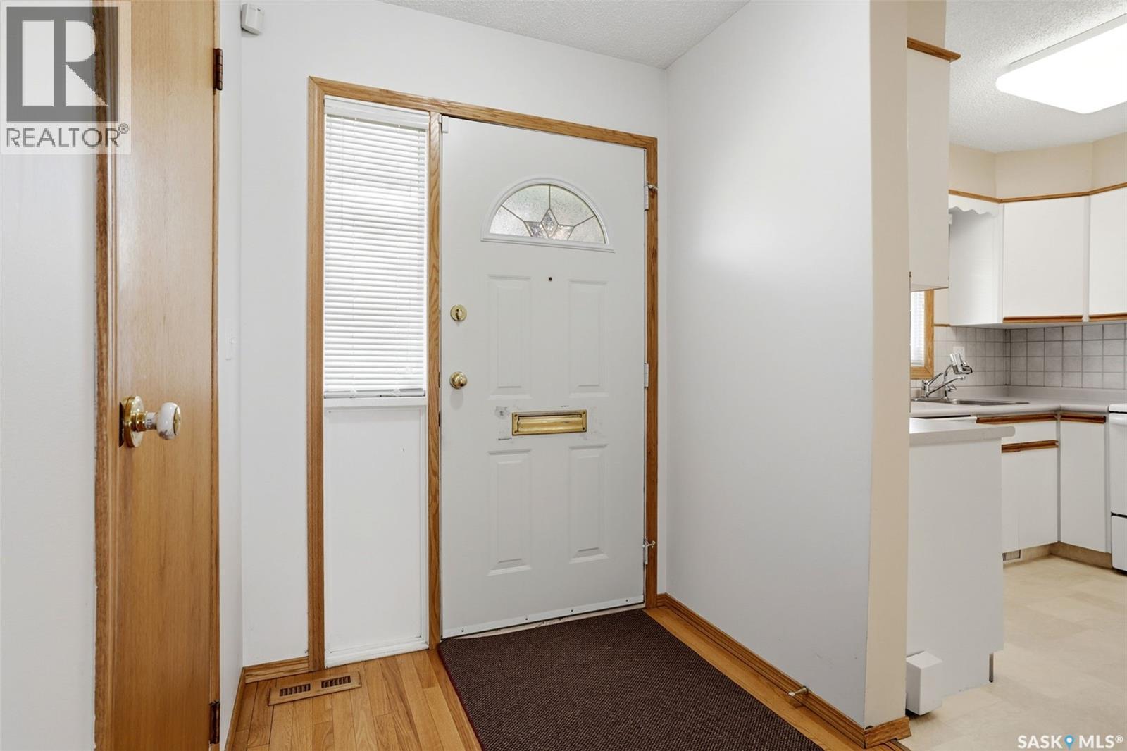 246 Plainsview Drive, Regina, SK - Indoor