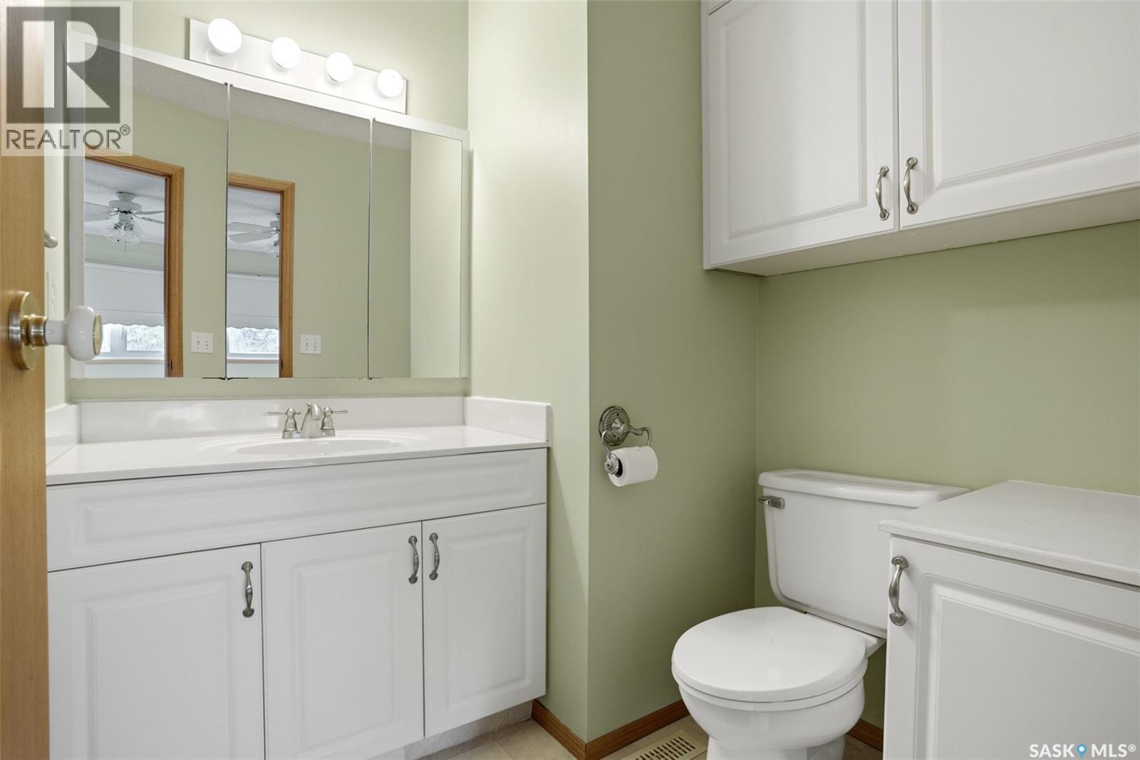 246 Plainsview Drive, Regina, SK - Indoor Photo Showing Bathroom