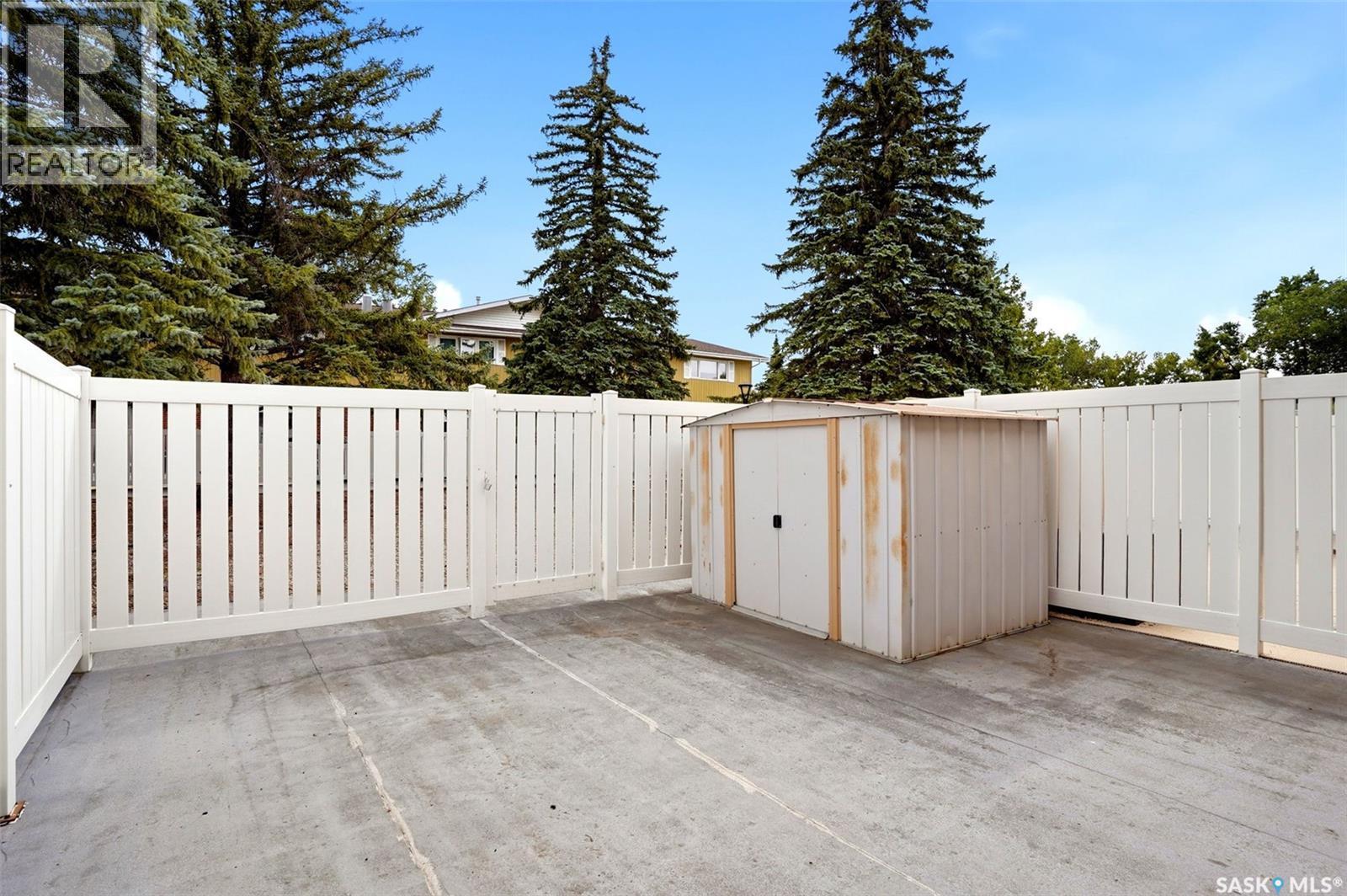 246 Plainsview Drive, Regina, SK - Outdoor