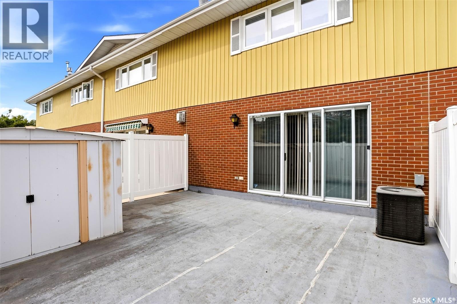 246 Plainsview Drive, Regina, SK - Outdoor With Exterior