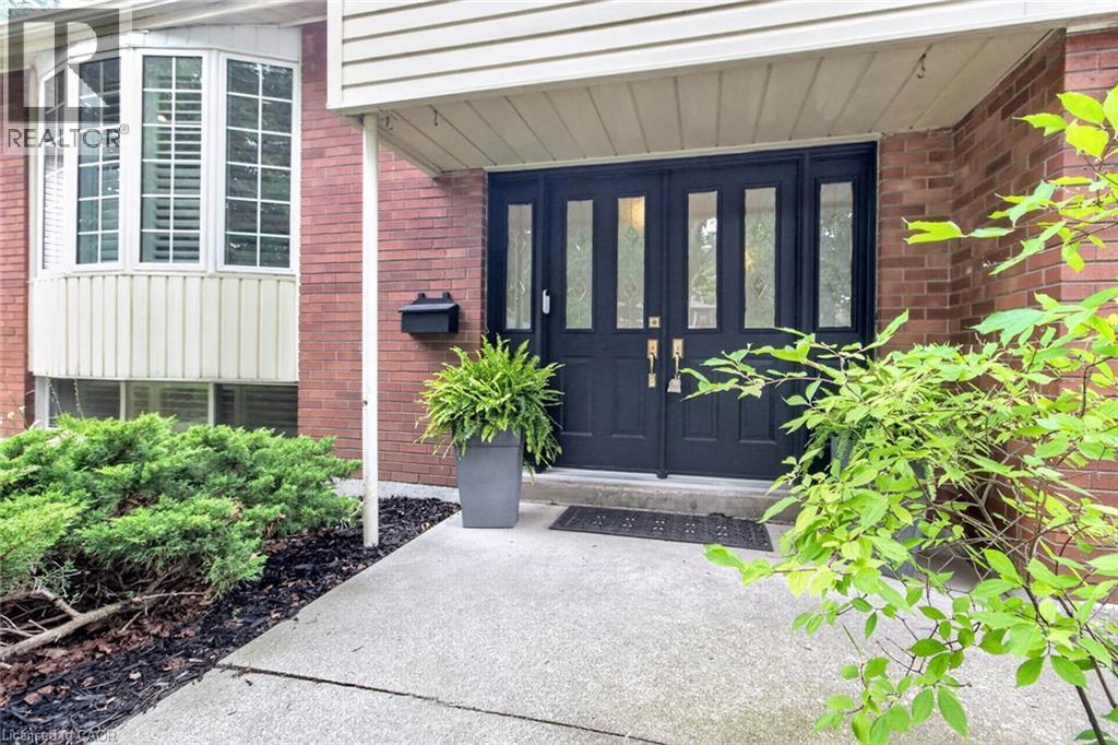 516 Kenmarr Crescent, Burlington, ON - Outdoor