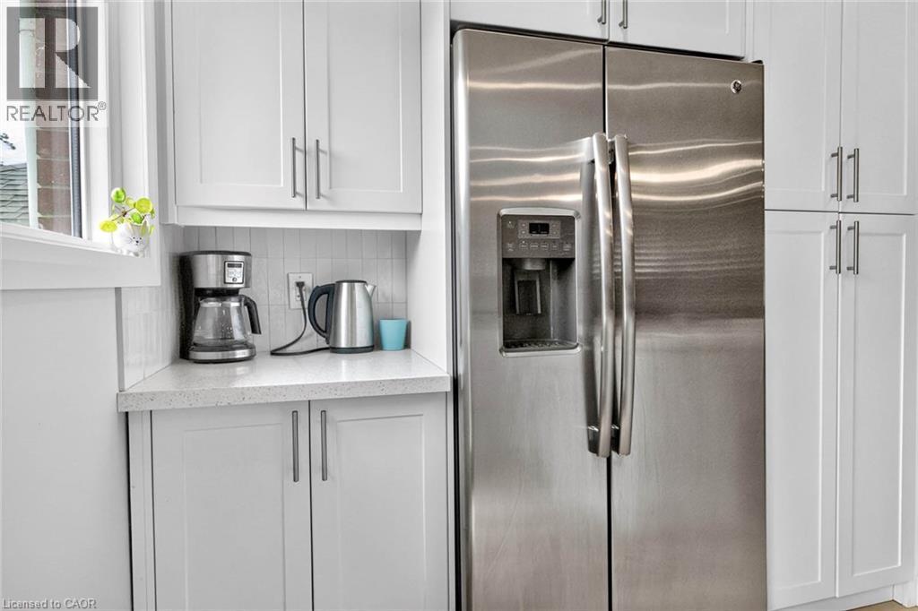 516 Kenmarr Crescent, Burlington, ON - Indoor Photo Showing Kitchen