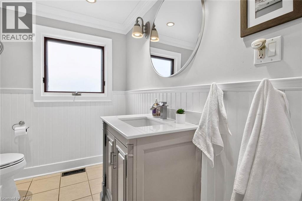 516 Kenmarr Crescent, Burlington, ON - Indoor Photo Showing Bathroom