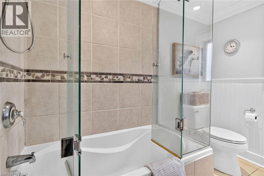 516 Kenmarr Crescent, Burlington, ON - Indoor Photo Showing Bathroom