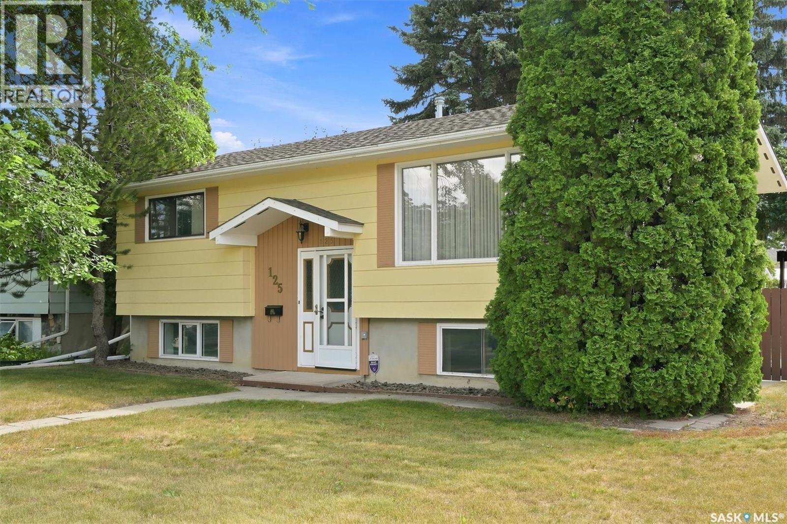 125 Arnason Crescent, Saskatoon, SK - Outdoor