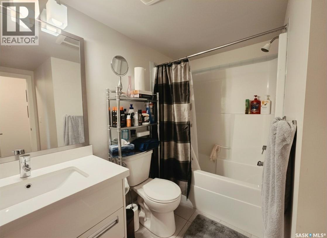 216 211 Ledingham Street, Saskatoon, SK - Indoor Photo Showing Bathroom