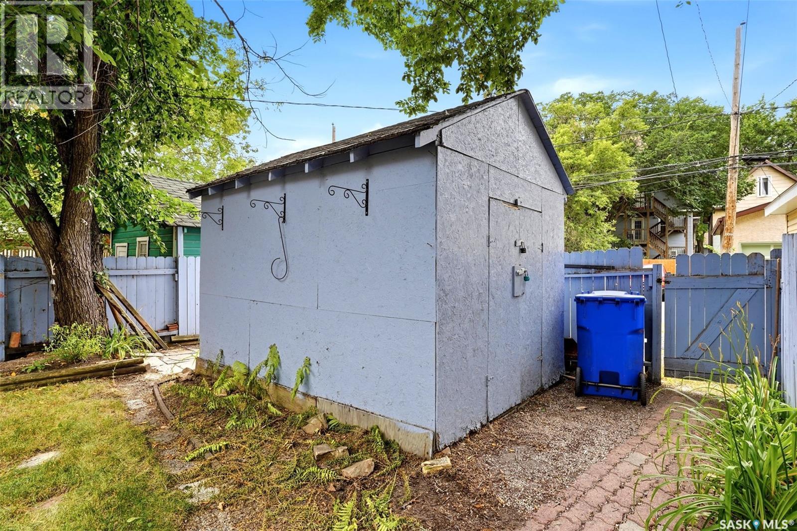 2242 Angus Street, Regina, SK - Outdoor