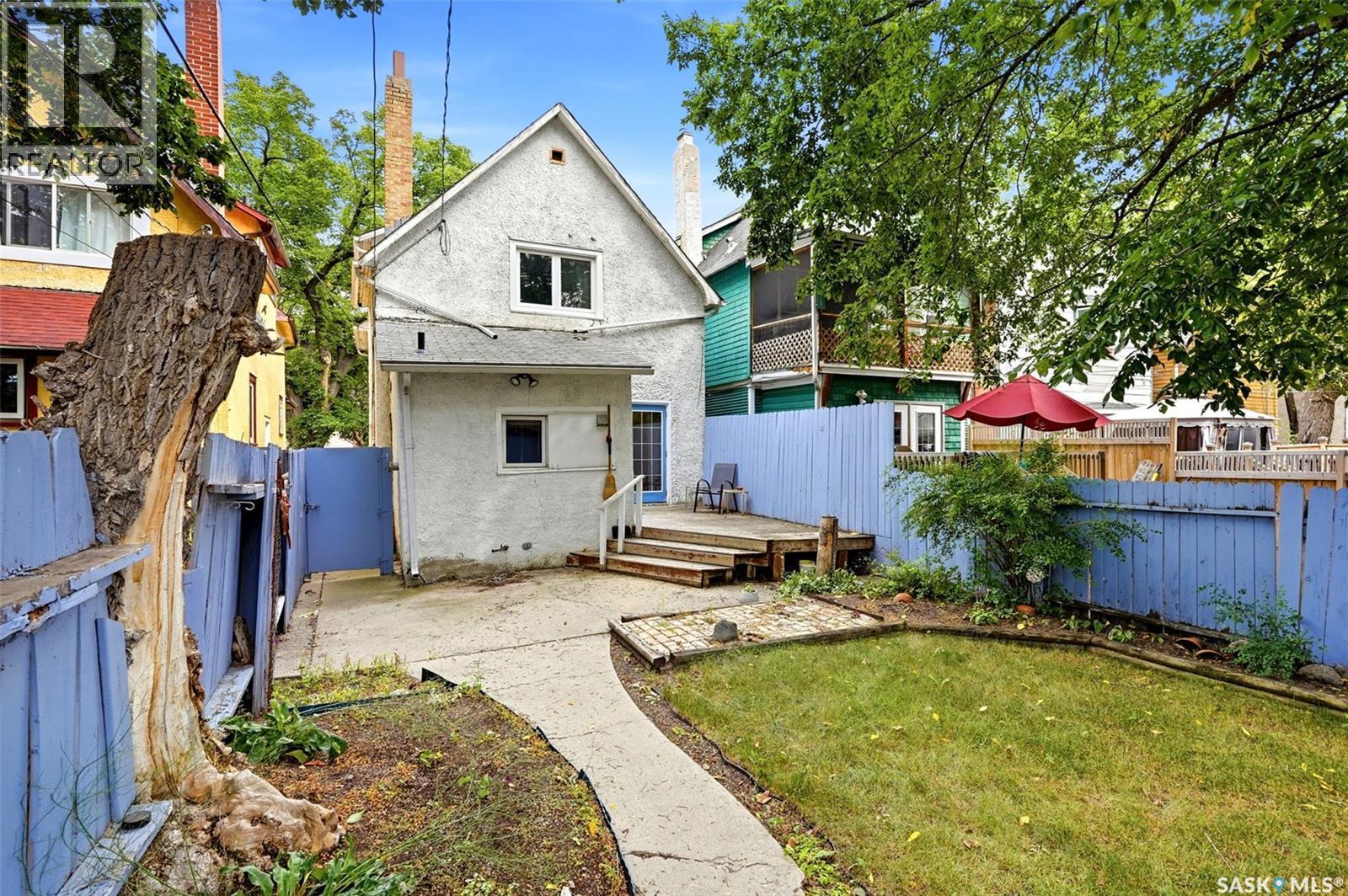2242 Angus Street, Regina, SK - Outdoor