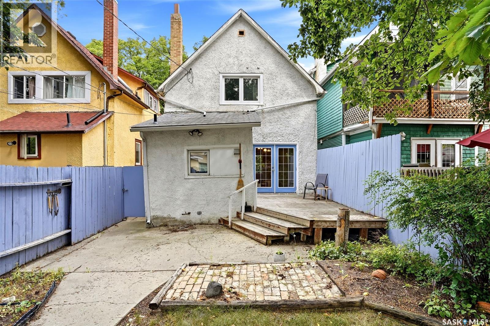 2242 Angus Street, Regina, SK - Outdoor With Exterior